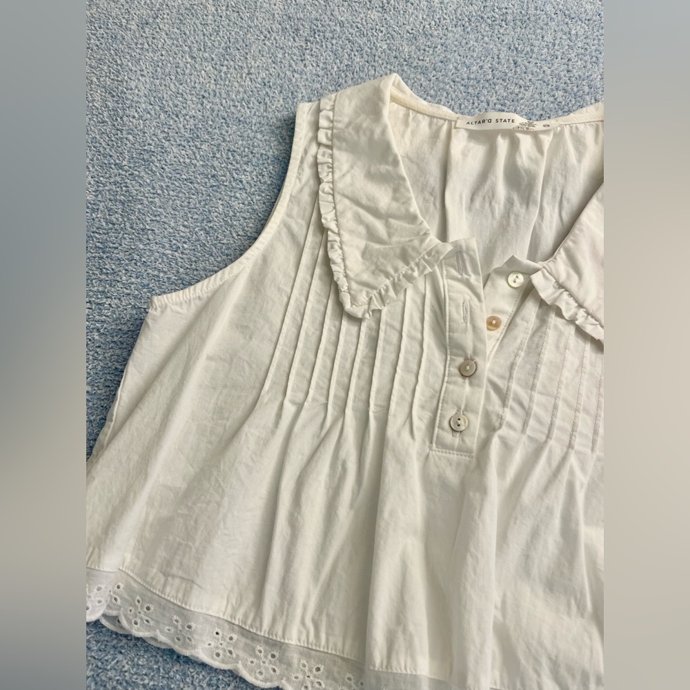 Altar’d State Peter Pan Collar White Ruffle Trim Eyelet Cotton Top - Size XS - Picture 11 of 12